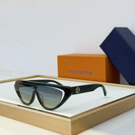 Picture of Louis Vuitton Sunglasses _SKUfw77293690fw